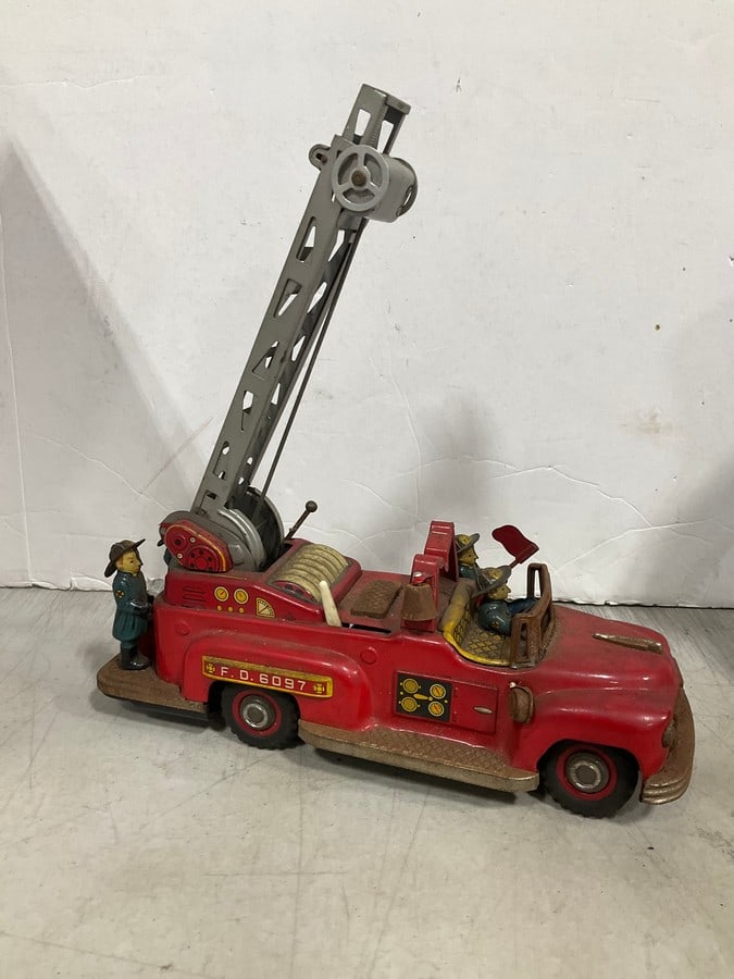 Vintage tin litho Nomura ladder truck (FD 6097): Vintage tin litho Nomura ladder truck (FD 6097)