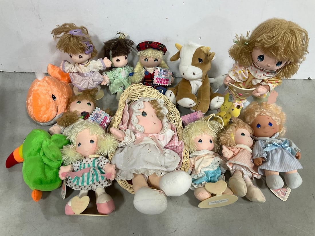 Various Precious Moments Dolls: Various Precious Moments Dolls