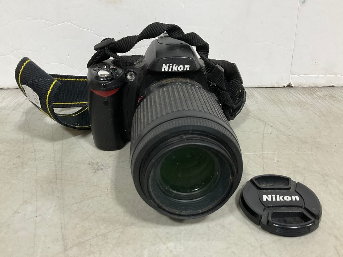 Nikon Digital Camera (model - 55-200) (1 of 1)