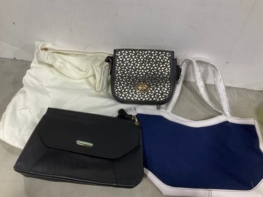 Various women's handbags/DK tote