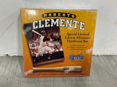 Roberto Clemente special limited edition miniature hardwood bat with COA and display stand(sealed)