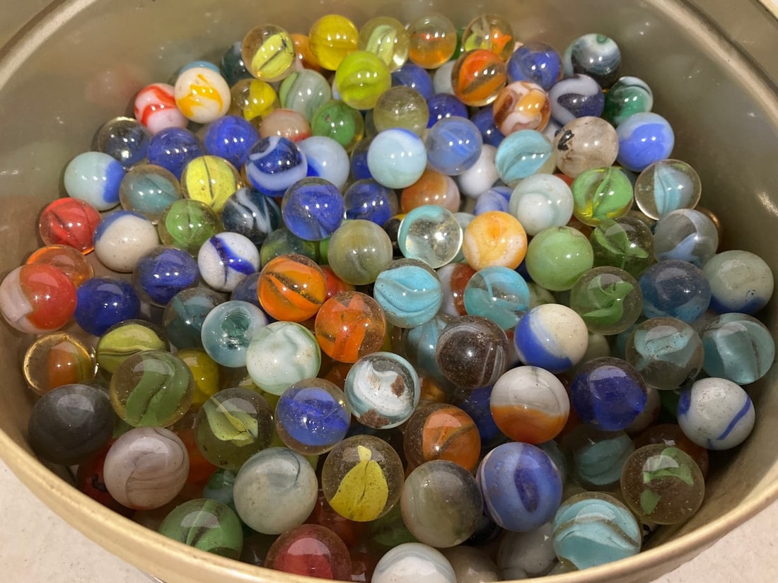 Lot of marbles: Lot of marbles