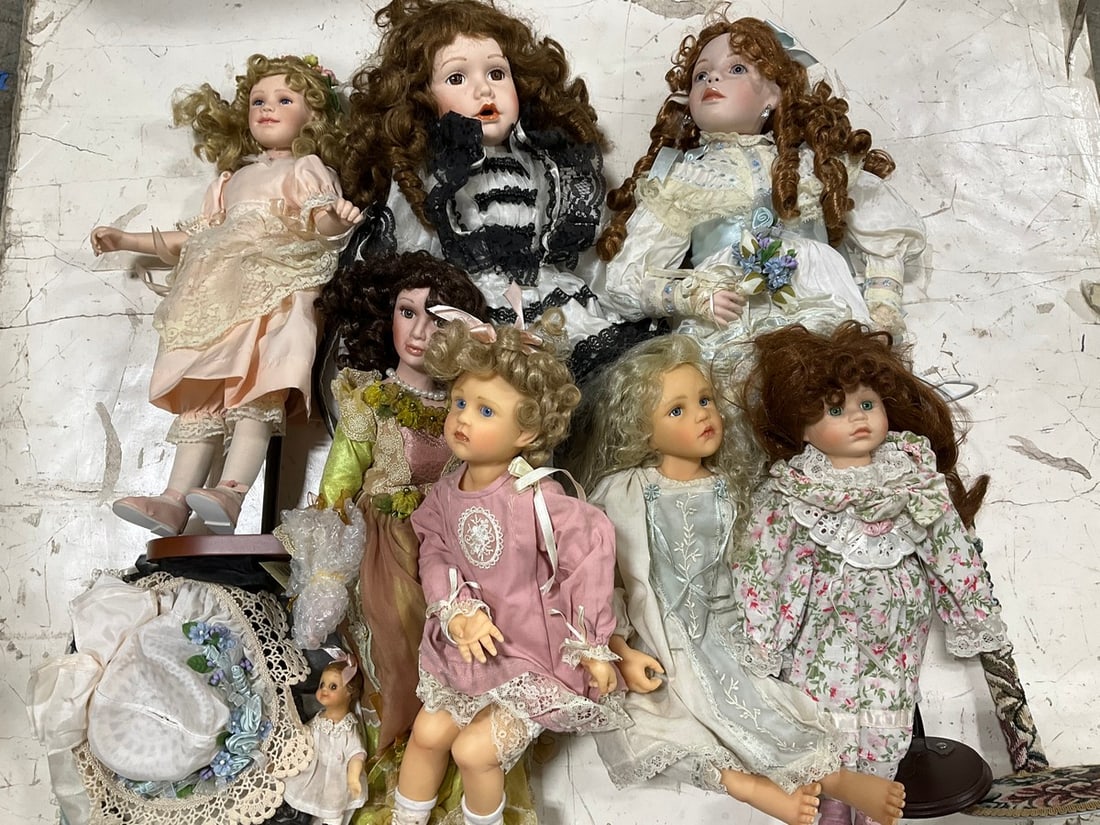 Vintage dolls with accessories (1 of 1)