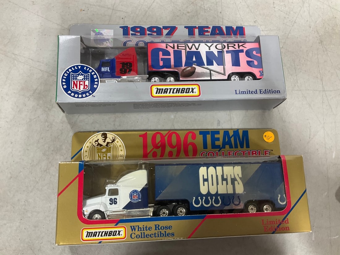 1996 Colts and 1997 NY Giants Limited edition NFL matchbox collectibles(new in package): 1996 Colts and 1997 NY Giants Limited edition NFL matchbox collectibles(new in package)