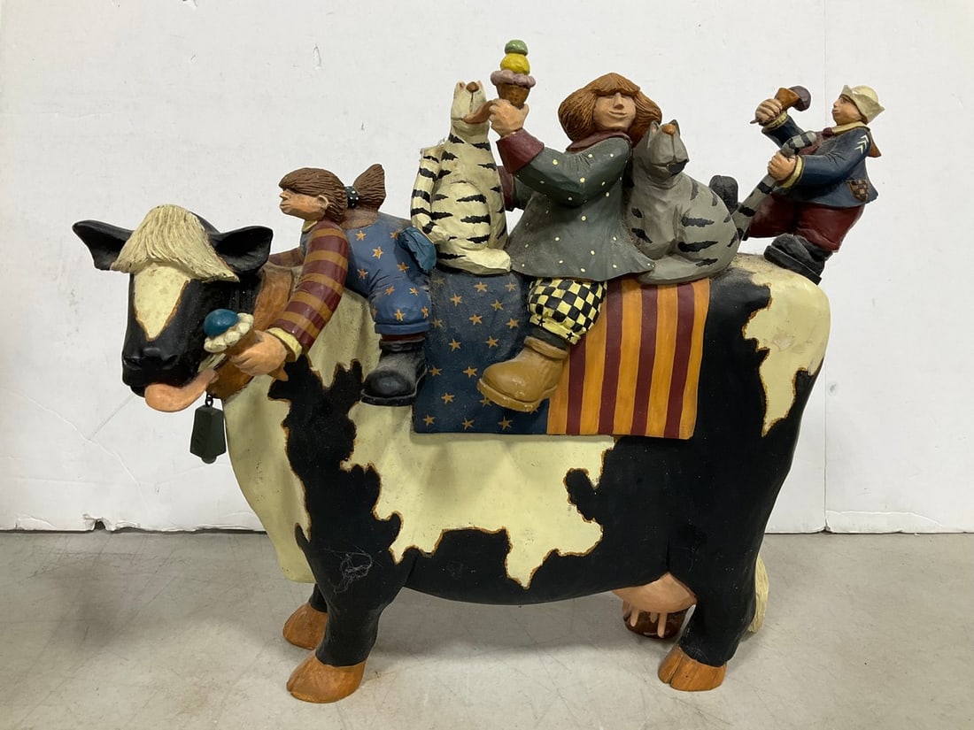 Blue Moon Express Ceramic Figure (7.5in Tall) (1 of 1)