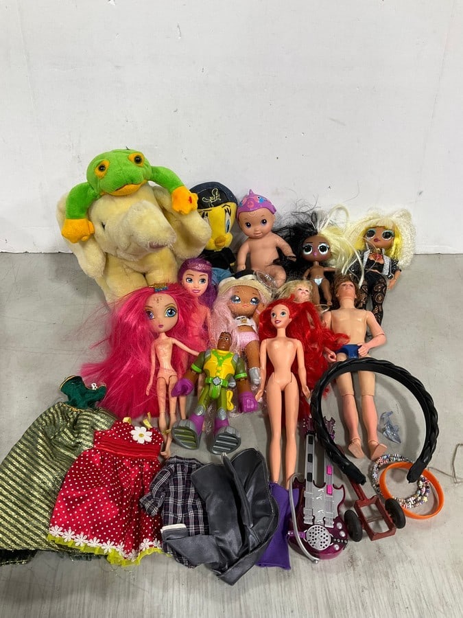 Barbies dolls,plush dolls, and more: Barbies dolls,plush dolls, and more