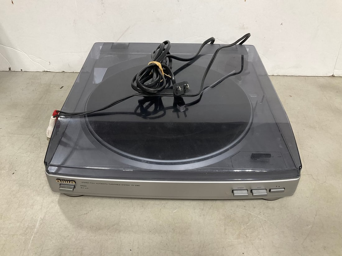 Aiwa stereo full automatic turntable system(PX-E860) (1 of 1)
