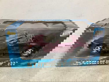 Motormax Die Cast Metal Stingray Car *new in box*