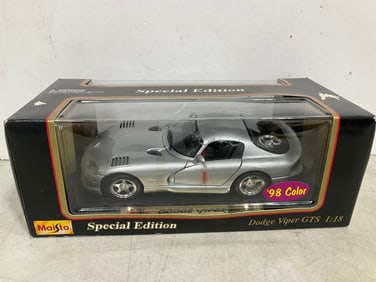 Maisto Dodge Viper GTS Diecast Car *new in box*