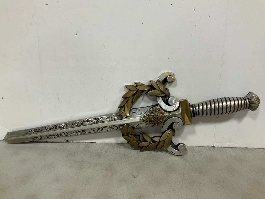 Metal Sword Wall Decor (36in Long) (1 of 1)
