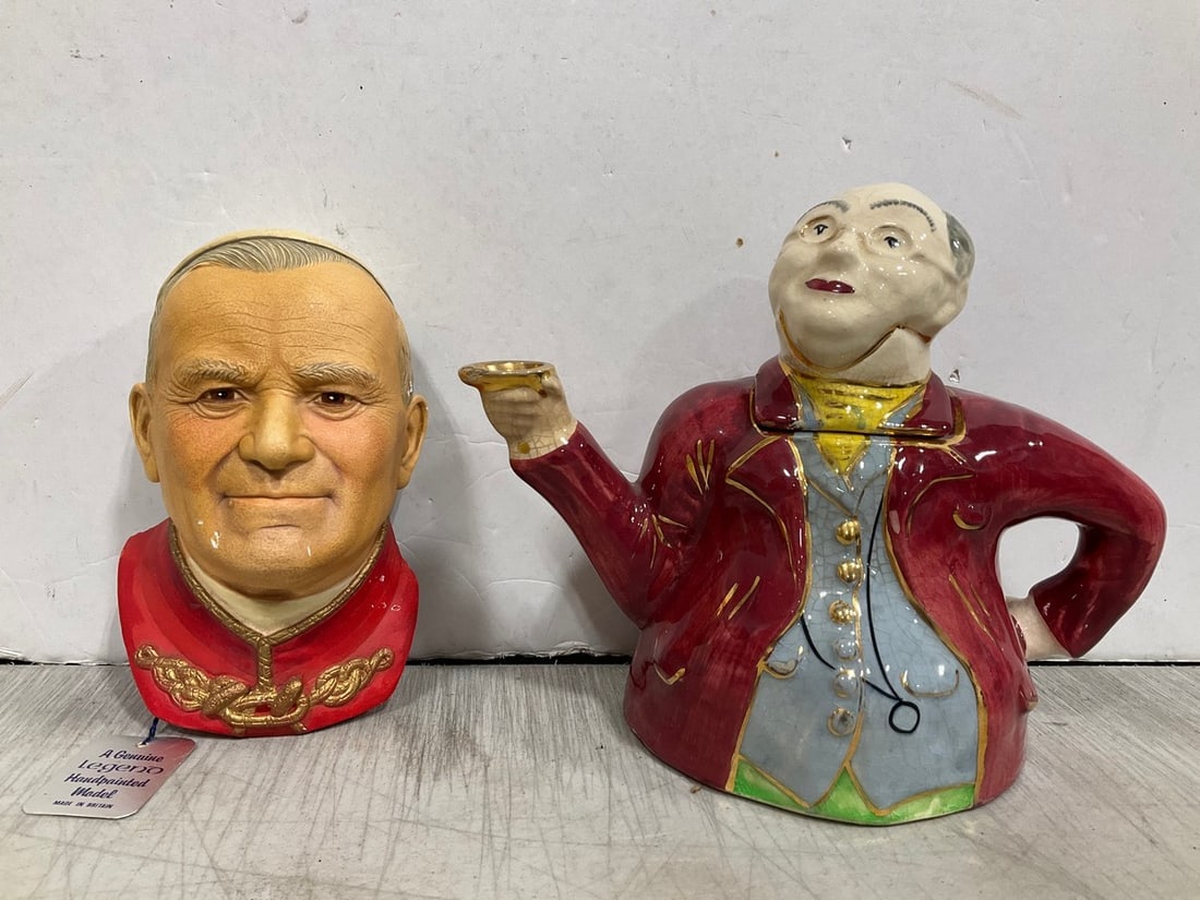 1930 Legend Products Pope John Paul II, and Mr Pickwick Teapot: 1930 Legend Products Pope John Paul II, and Mr Pickwick Teapot