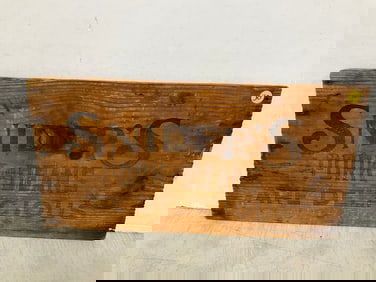 Sniders Wooden Sign (10.5inx20.5in)