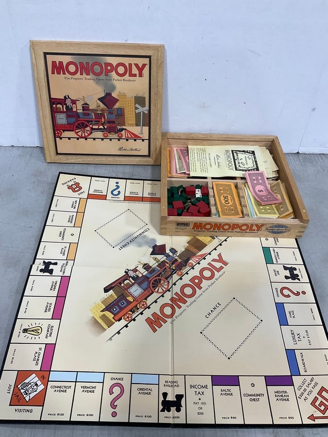 Vintage Monopoly Board Game (1 of 1)