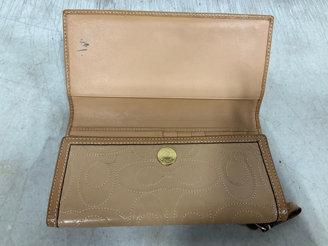 Coach Wallet: Coach Wallet