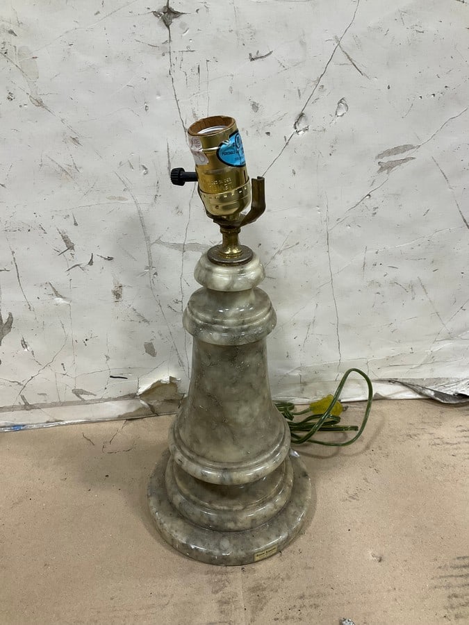 Genuine Alabaster lamp(14in.tall): Genuine Alabaster lamp(14in.tall)