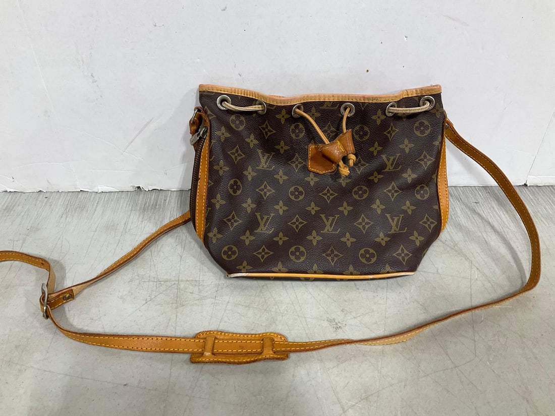 Louis Vuitton bag: Louis Vuitton bag