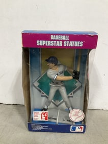 Baseball Superstar Statues Don Mattingly figure(new in package)