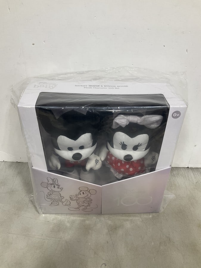 Disney 100 plush dolls(new in package): Disney 100 plush dolls(new in package)