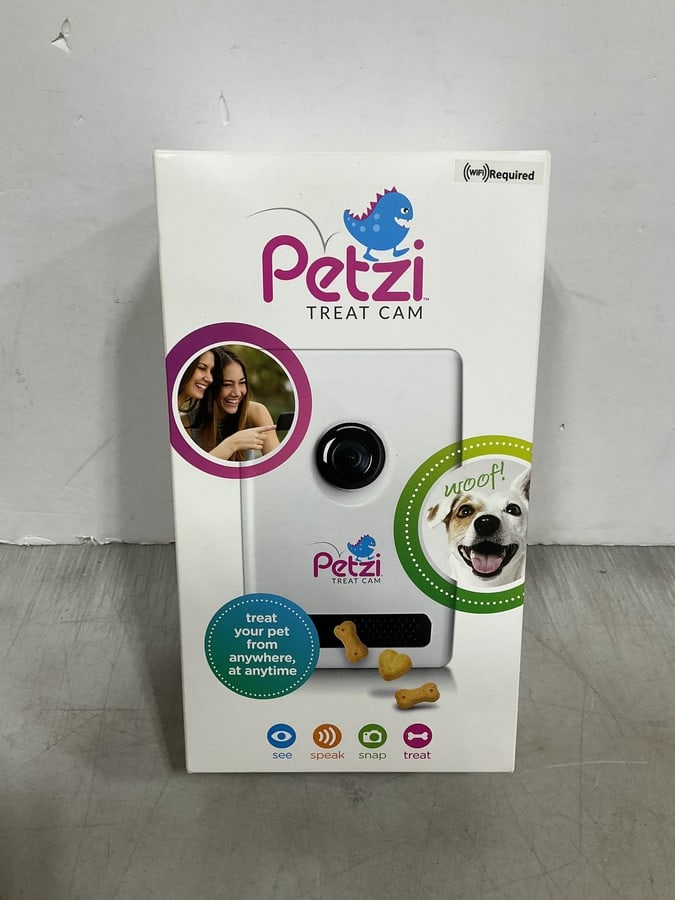 Petzi treat cam(new in package): Petzi treat cam(new in package)