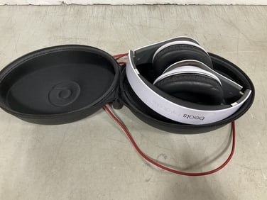 Beats headphones with case