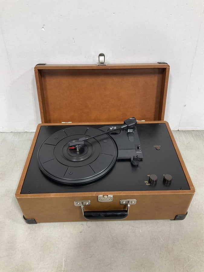Vintage record player (1 of 1)