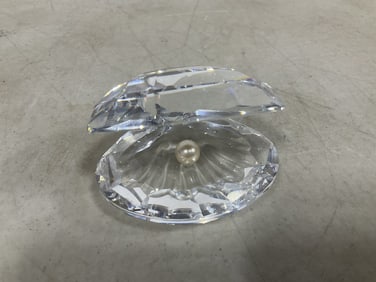 Swavorski Shell with Pearl crystal