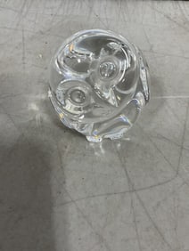 Penguin glass sculpture signed by artist(2.5in.tall)