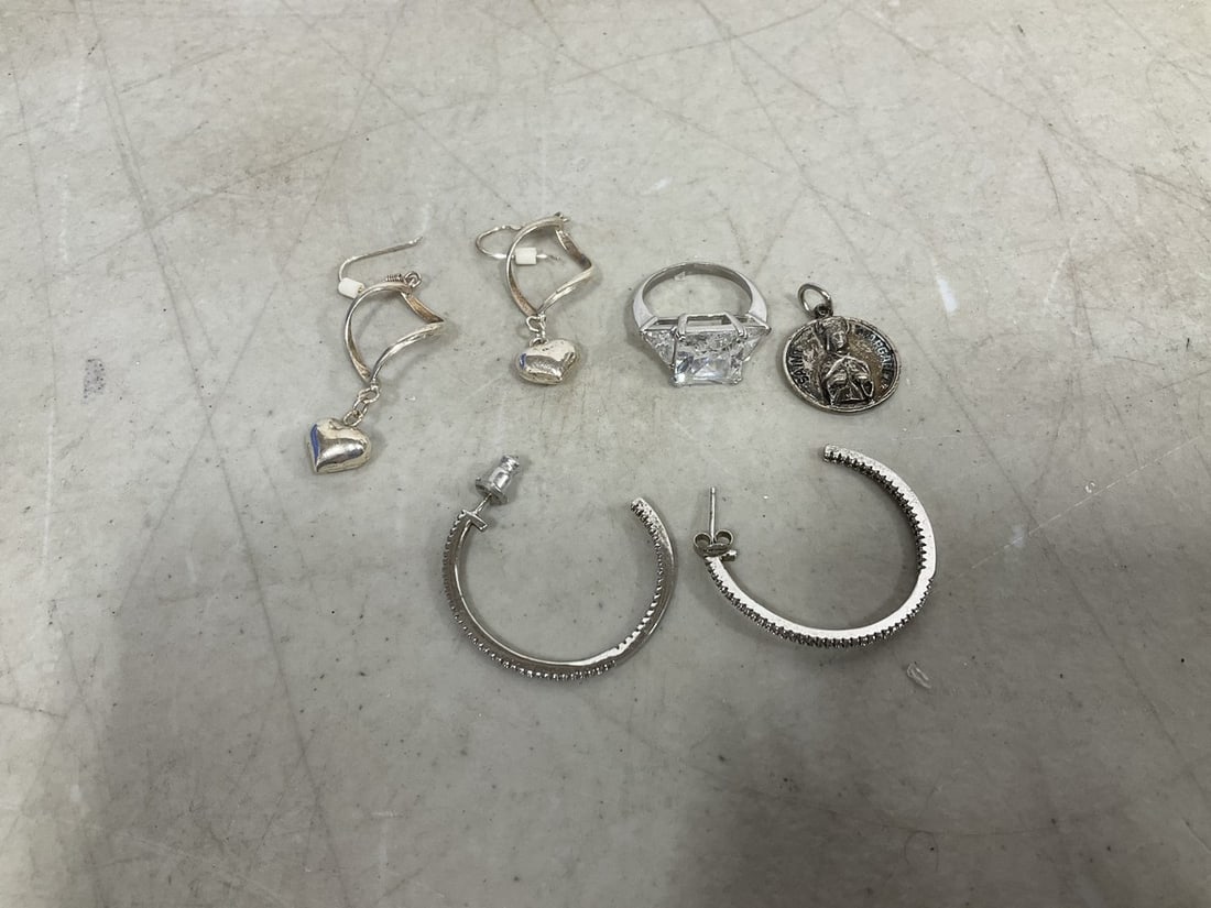 Sterling jewelry: Sterling jewelry