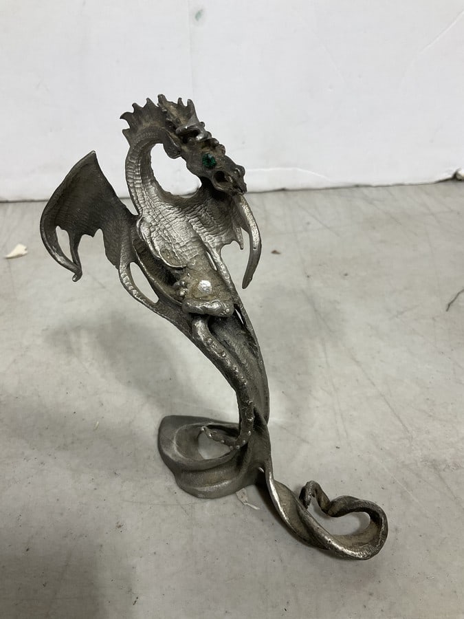 Pewter dragon figurine: Pewter dragon figurine