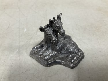 Pewter giraffe figurine(2.5in.tall)