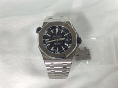 Preowned Audemars Piguet Royal Oak Offshore Diver Stainless Steel AP Diver with bracelet from