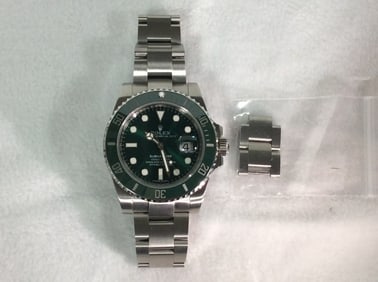 Preowned Rolex Submariner Hulk 11610LV with ceramic bezel and date magnification(UNAUTHENTICATED)