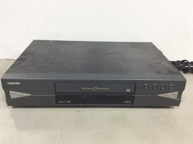Toshiba VHS Player (M735)