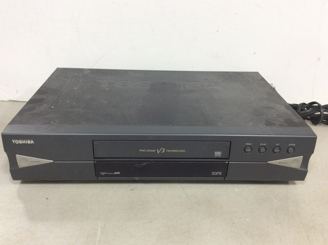 Toshiba VHS Player (M735) (1 of 1)