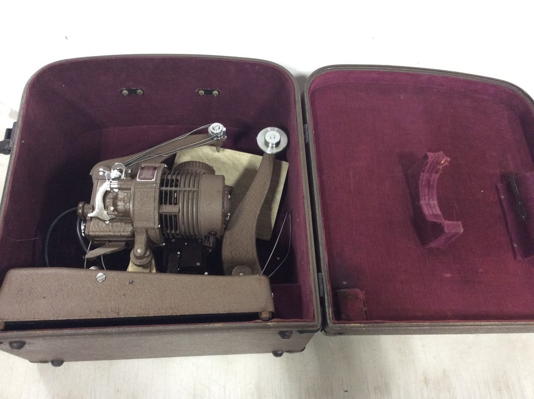 Bell and Howell Projector: Bell and Howell Projector