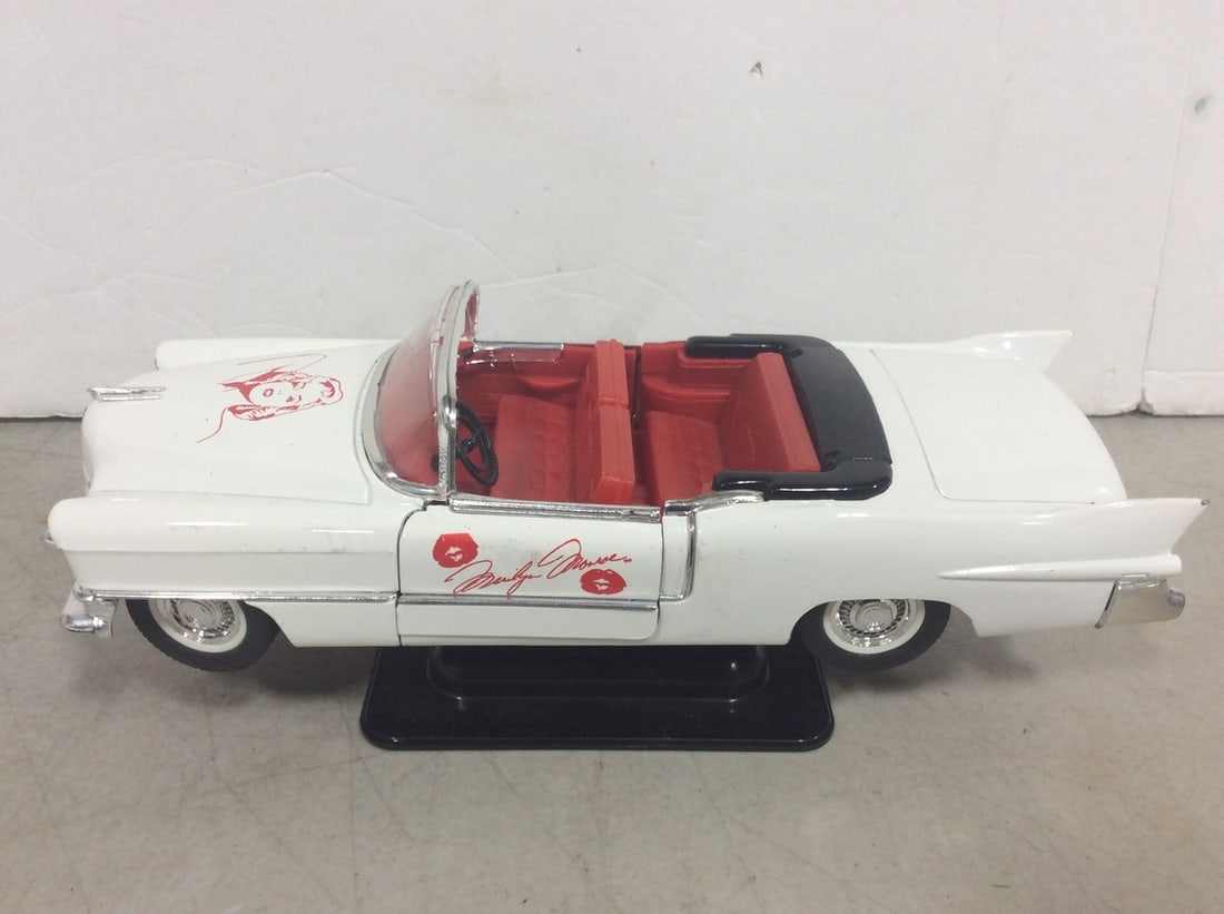 Marilyn Monroe Diecast Cadillac El Dorado 1955: Marilyn Monroe Diecast Cadillac El Dorado 1955