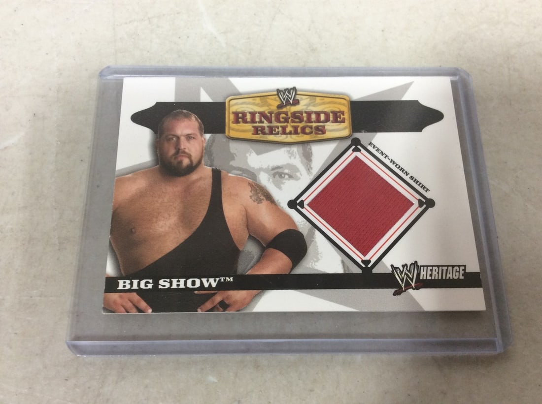 WWE Big Show Card with Event Worn Shirt Fabric: WWE Big Show Card with Event Worn Shirt Fabric