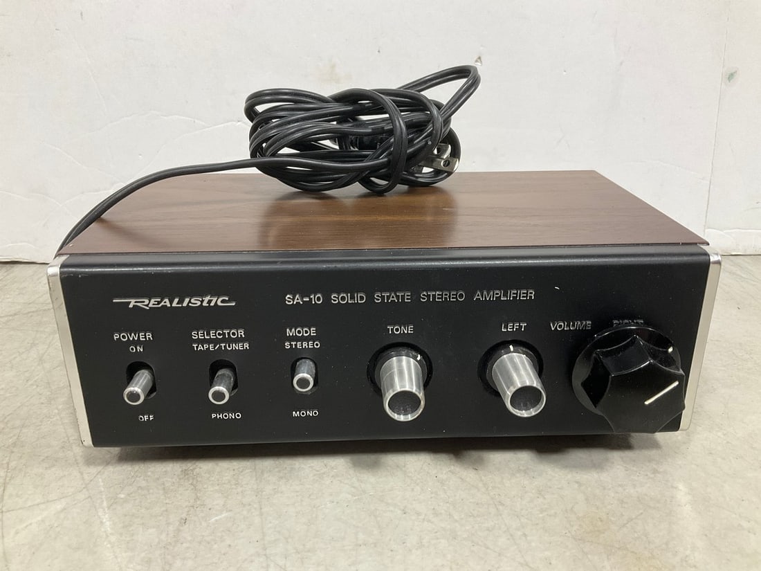 Realistic Solid State Stereo Amplifier (SA-10) (1 of 1)