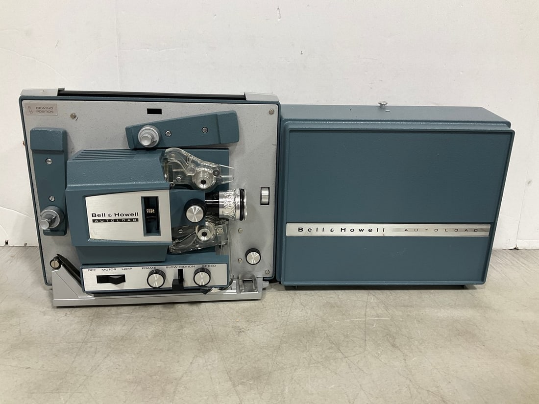 Vintage Bell & Howell Autoload Projector (1 of 1)