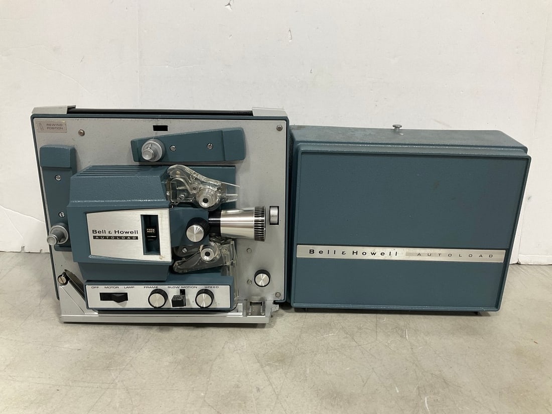 Vintage Bell & Howell Autoload Projector (1 of 1)