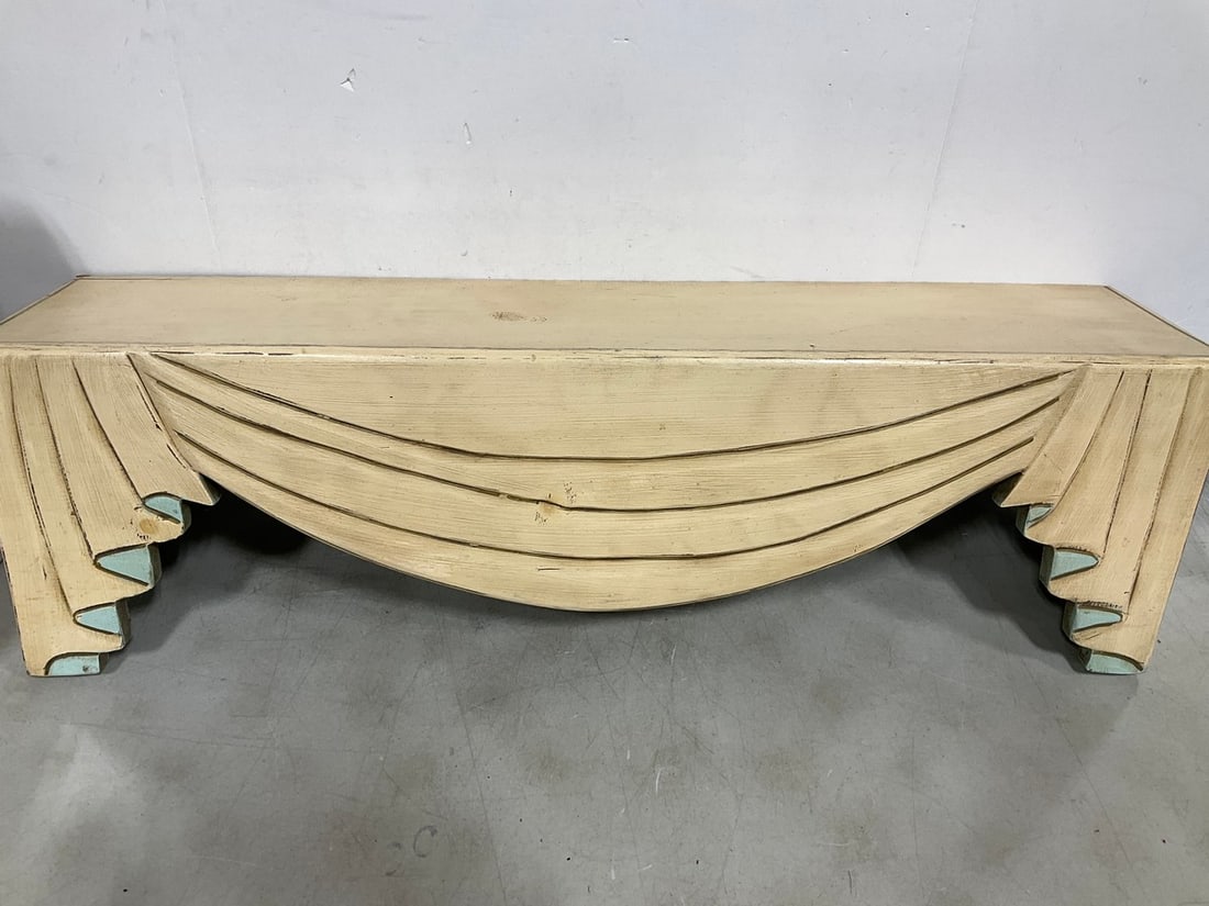 Carved Wooden Valance (11inx36inx8in): Carved Wooden Valance (11inx36inx8in)