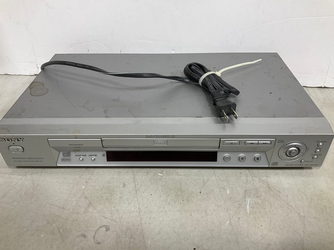 Sony CD/DVD Player (DVP-NS715P) (1 of 1)