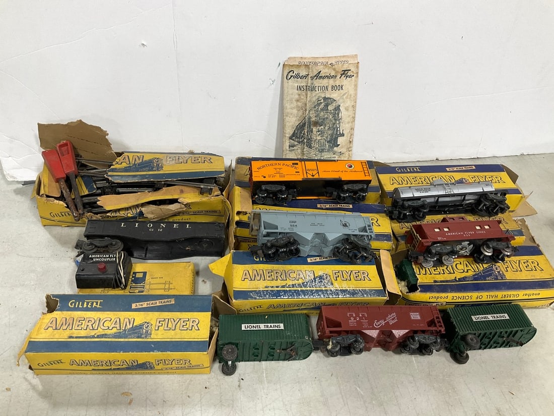 Vintage Gilbert American Flyer HO Trains (1 of 1)