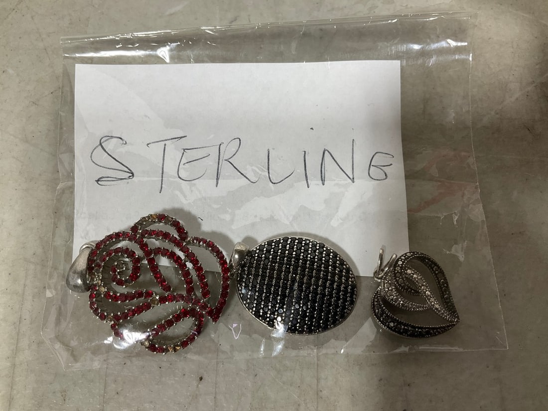 Various sterling pendants (1 of 1)