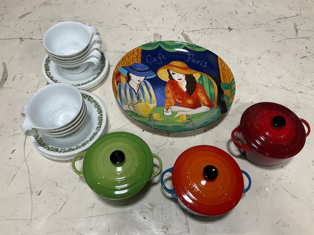 Various plates/kitchenware(Corelle and more): Various plates/kitchenware(Corelle and more)