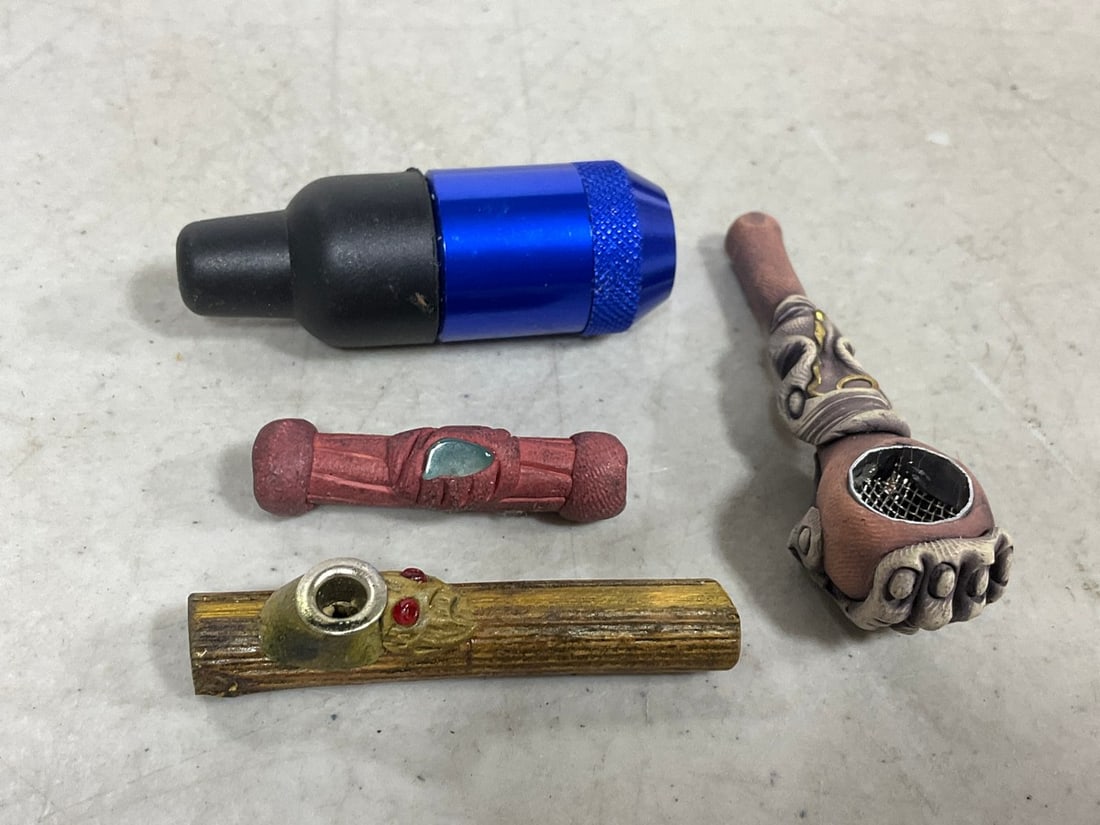 Vintage Pipes: Vintage Pipes