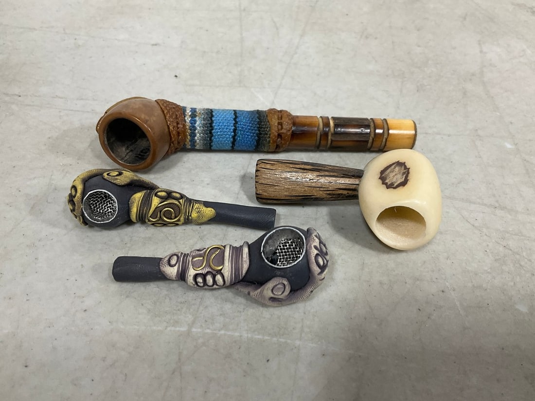 Vintage Pipes: Vintage Pipes