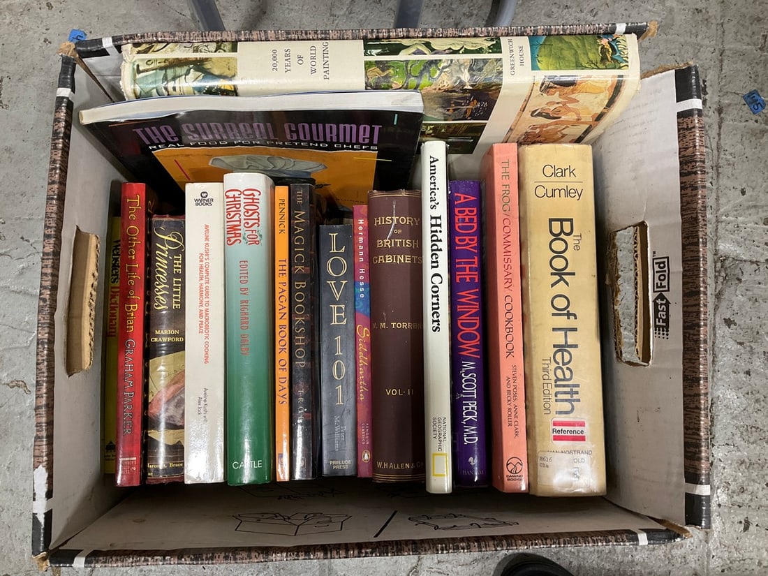 Various Hardcover Books (Ghosts For Christmas, Love 101, etc): Various Hardcover Books (Ghosts For Christmas, Love 101, etc)