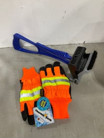 Snow Joe ice scraper and gloves(new)