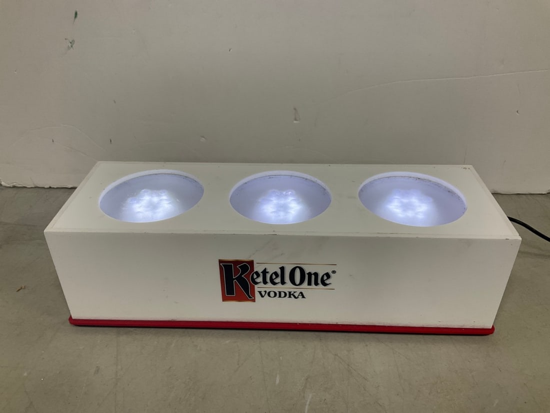Kettle One Vodka 3 Bottle Light Up Display *Working* (1 of 1)